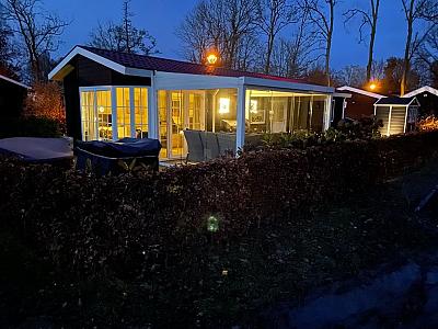 Chalet mit Sommergarten